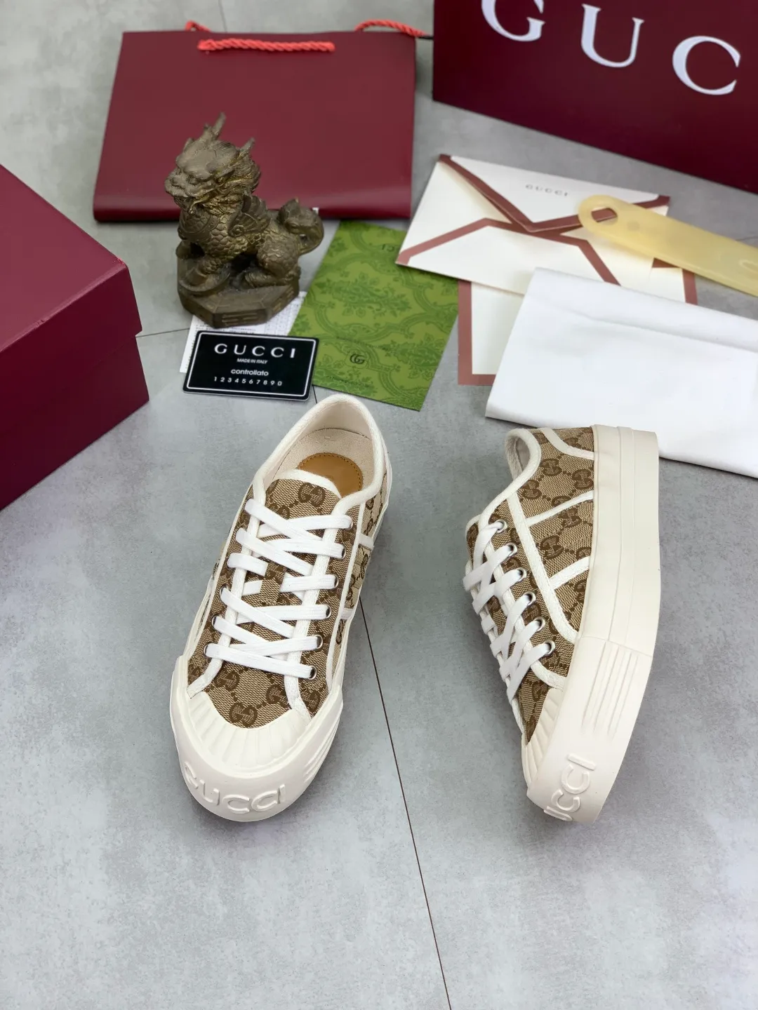 Men's shoes 💰P480 New Gucci thick-soled cloth shoes for women, high-quality version with logo patterned cloth surface, 5mm thick sole, ultra-light shoes, versatile and comfortable.  Fabric: Versatile floral fabric Lining: Versatile canvas Feet: Towel fabric Code number: 35-41 (41 customized) Packaging: Original packaging